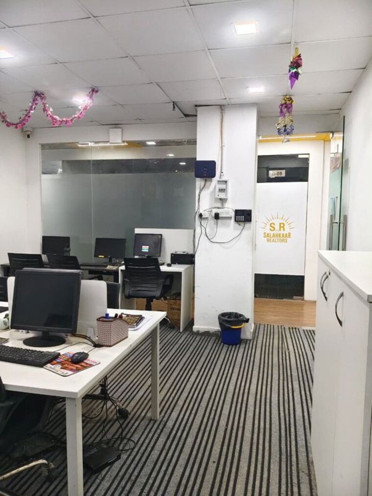 Team Area, arv-park Commercial Office Space 450 Sq.Ft. In Sector 63 Noida 10403872