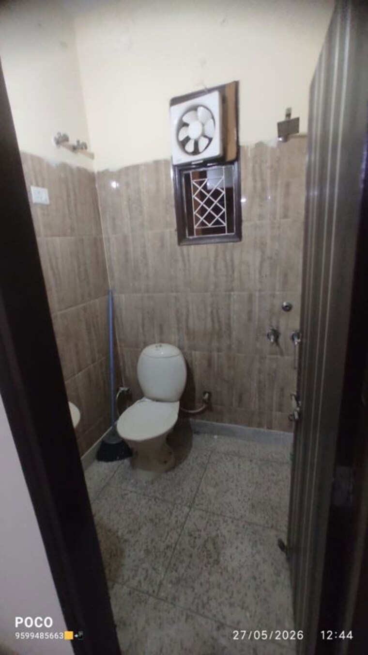 Bathroom, mehrauli 3 Bedroom 1000 Sq.Ft. Builder Floor In Mehrauli Delhi 10403992