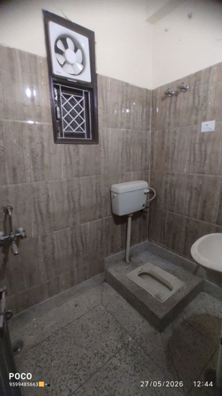 Bathroom, mehrauli 3 Bedroom 1000 Sq.Ft. Builder Floor In Mehrauli Delhi 10403992
