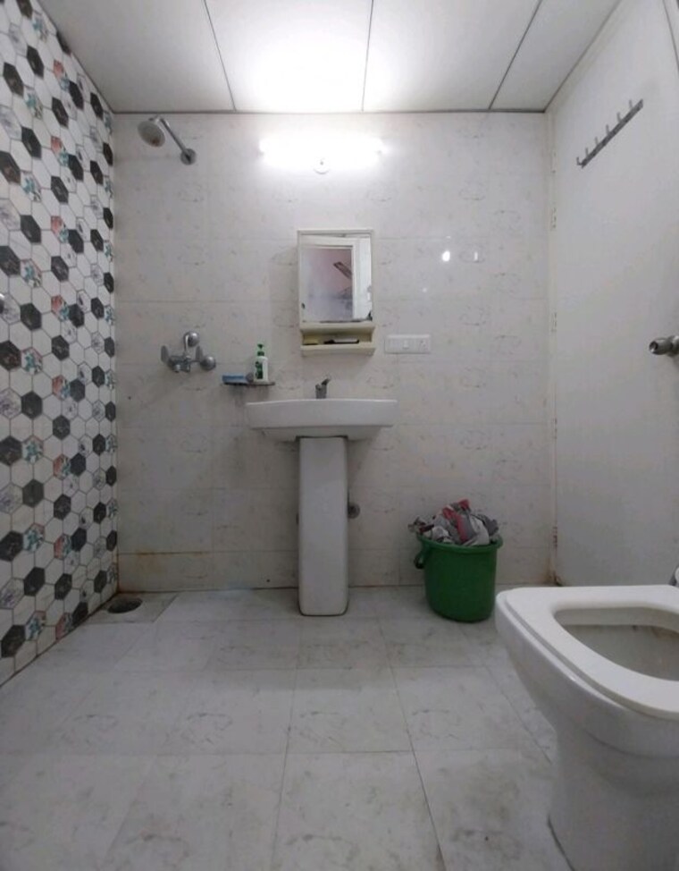 Bathroom, ska-metro-ville 2 Bedroom 920 Sq.Ft. Apartment In Eta Ii Greater Noida Greater Noida 10404000