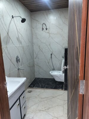 Bathroom in 2 BHK Builder Floor at Kulhan – for Rent
