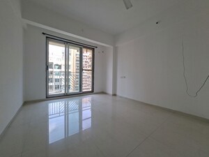 Room in 4 BHK Apartment at Oval Apartments, Kharghar – for Sale