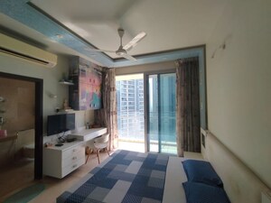 Bedroom in 3 BHK Apartment at Oberoi Exquisite Goregaon, Goregaon East – for Rent