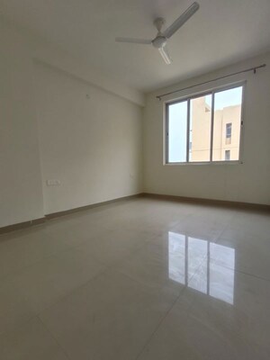 Room in 3 BHK Apartment at Sare New Launch, Sector 92 – for Sale