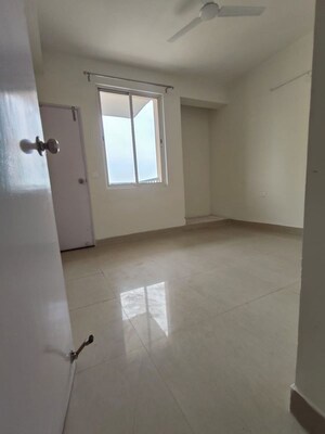Room in 3 BHK Apartment at Sare New Launch, Sector 92 – for Sale
