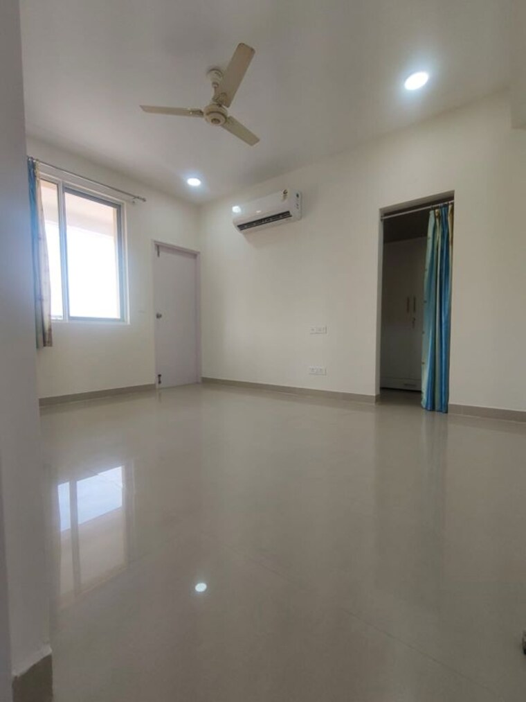 Room, sare-olympia 4 Bedroom 2050 Sq.Ft. Apartment In Sector 92 Gurgaon 10404097