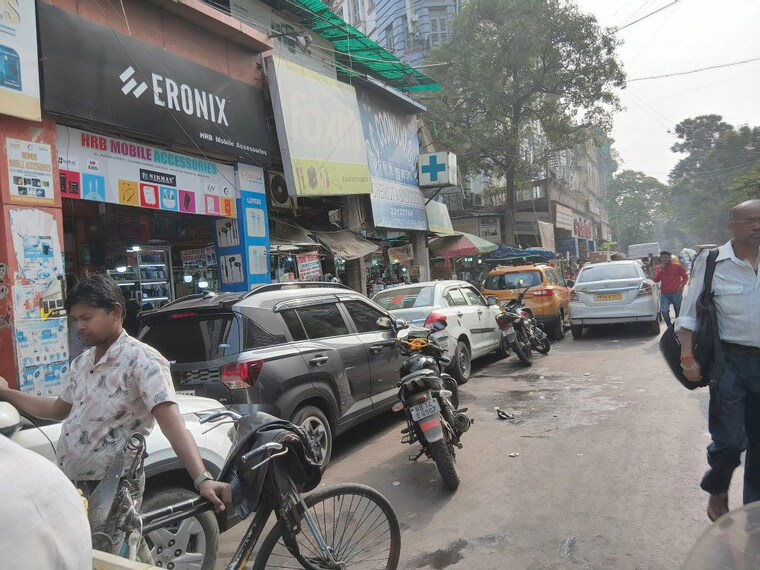  Parking, kolkatta gpo Commercial Showroom 1500 Sq.Ft. In Kolkatta Gpo Kolkata 10346921