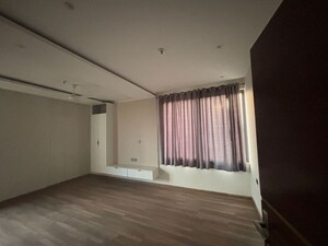 Room in 4 BHK Apartment at ABA Cleo Gold, Sector 121 – for Rent