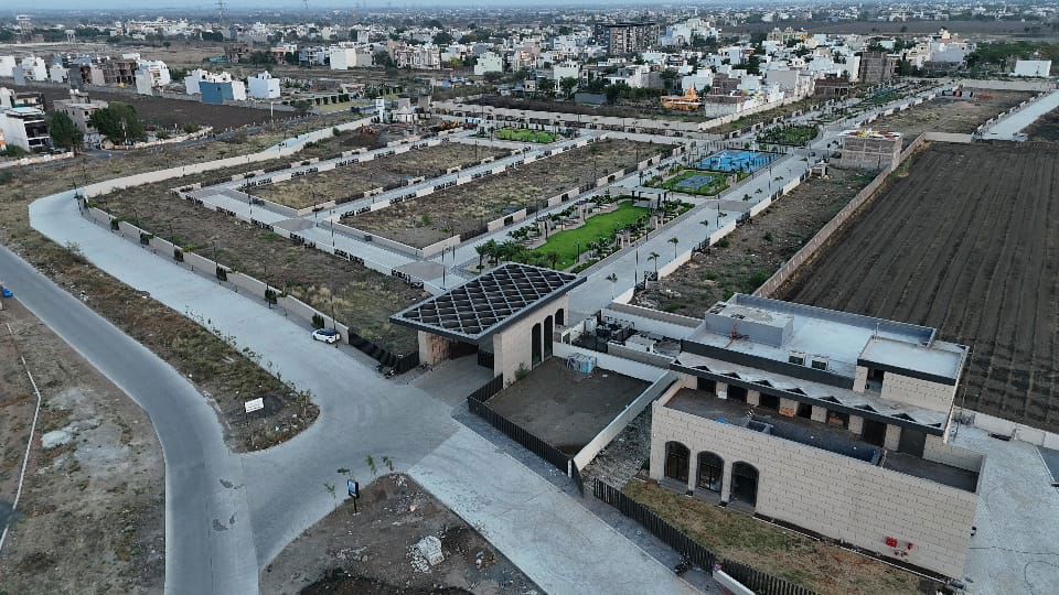 Plot For Sale in Mayakhedi