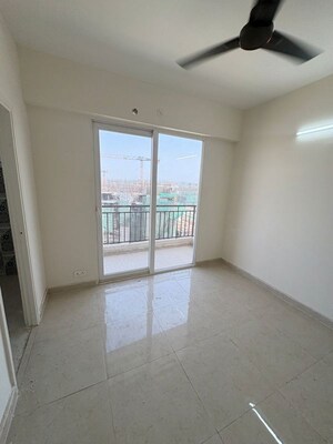 Room in 2 BHK Apartment at Signature The Millennia 3, Sector 37d – for Rent