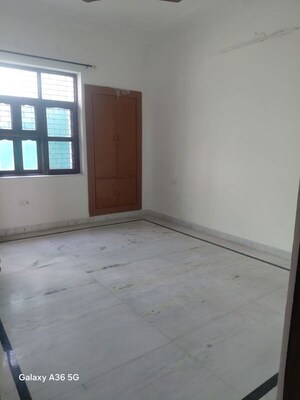 Room in 2 BHK Builder Floor at Sector 15 ii – for Rent