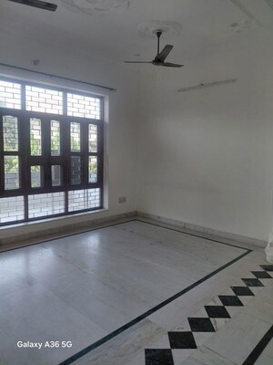 2 BHK Builder Floor For Rent in Sector 15 ii