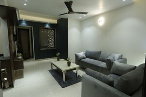 Living Room in 1 BHK Builder Floor at DLF Atria, Dlf Phase ii – for Rent
