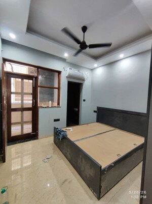 Bedroom in 2 BHK Builder Floor at Sector 40 – for Rent