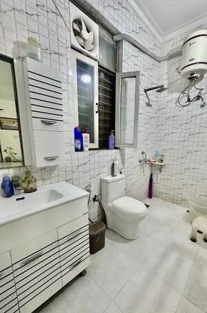 Bathroom in 1 BHK Builder Floor at Ansal Plaza Sector-23, Sector 23 – for Rent