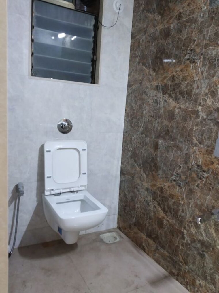 Bathroom, andheri west 2 Bedroom 710 Sq.Ft. Apartment In Andheri West Mumbai 10404289