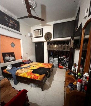 Bedroom in 3 BHK Builder Floor at Sector 22 – for Rent