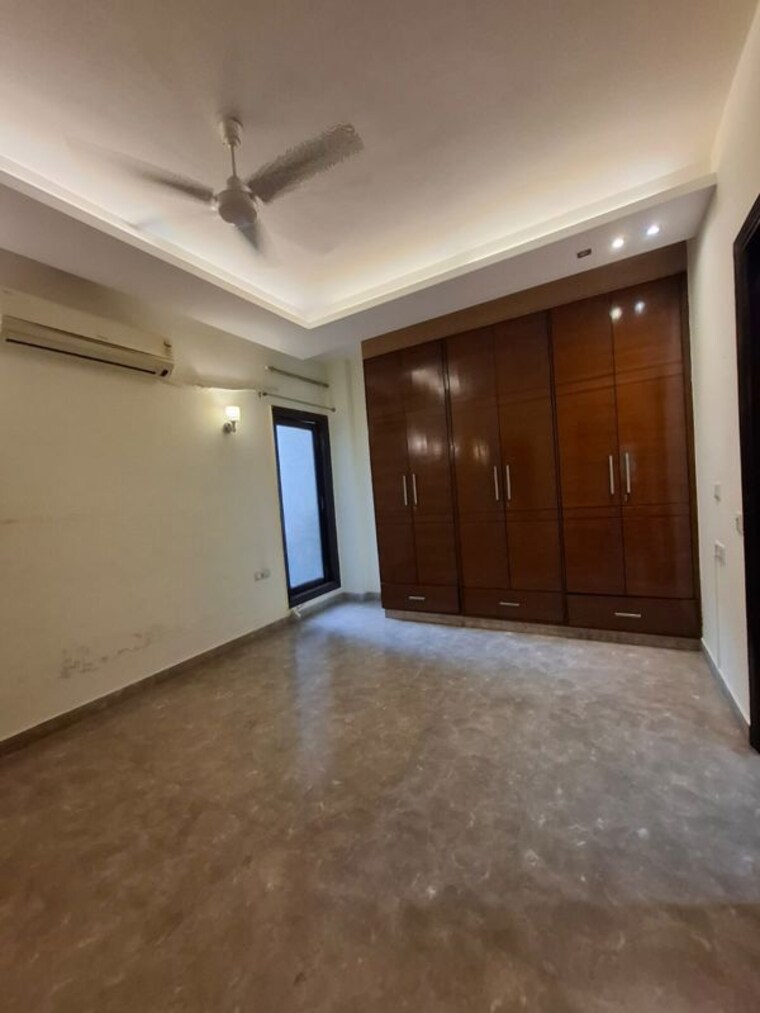 Room, new friends colony 4 Bedroom 2700 Sq.Ft. Builder Floor In New Friends Colony Delhi 10404319