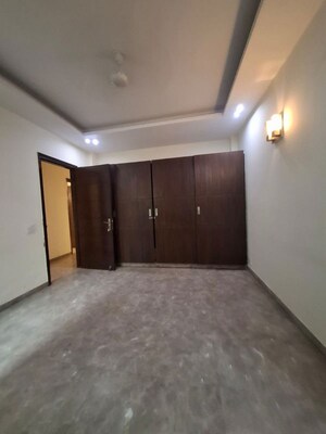 Room in 4 BHK Builder Floor at New Friends Colony – for Rent