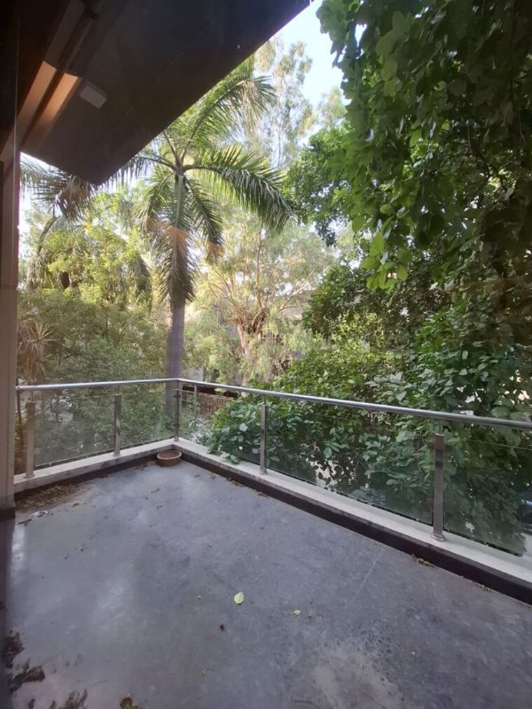 Balcony, new friends colony 4 Bedroom 2700 Sq.Ft. Builder Floor In New Friends Colony Delhi 10404319