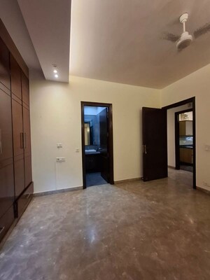 Room in 4 BHK Builder Floor at New Friends Colony – for Rent