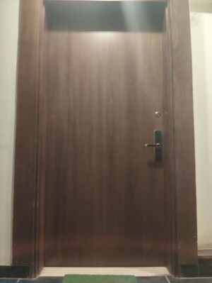 Building Lobby in 4 BHK Builder Floor at DLF Royale Residences, Dlf Phase I – for Rent