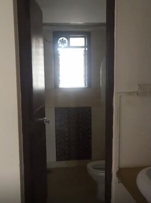 Room in 2 BHK Apartment at Tharwani Riviera, Kharghar – for Rent