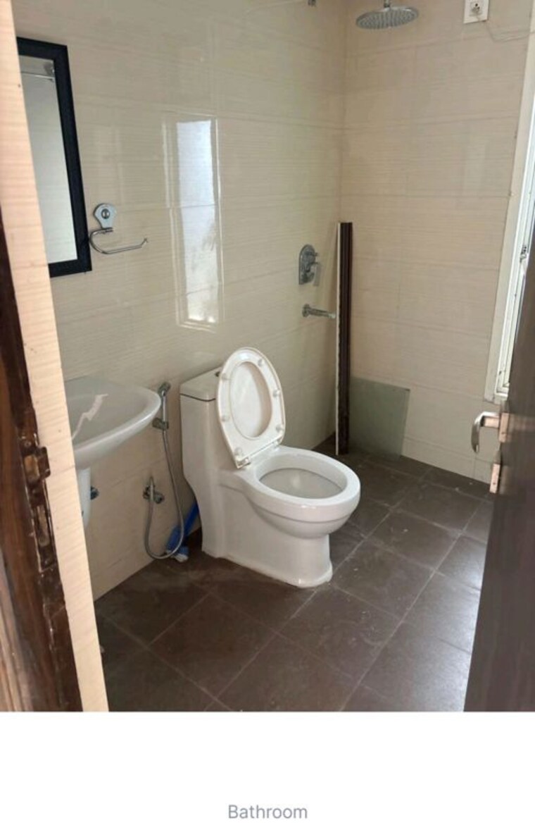 Bathroom, sector 82 3 Bedroom 1700 Sq.Ft. Apartment In Sector 82 Noida 10404399