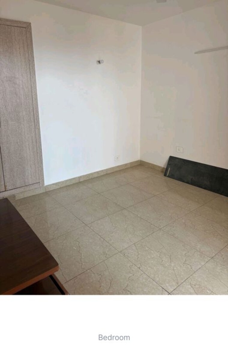 Room, sector 82 3 Bedroom 1700 Sq.Ft. Apartment In Sector 82 Noida 10404399