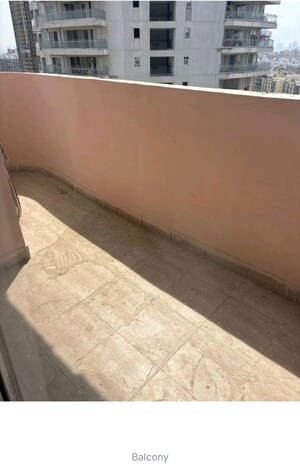Room in 3 BHK Apartment at Sector 82 – for Rent