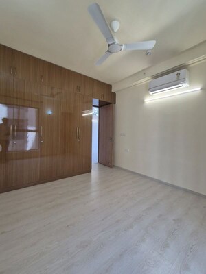 Room in 3 BHK Apartment at M3M Heights, Sector 65 – for Rent