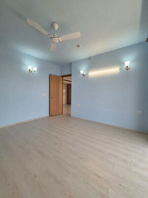Room in 3 BHK Apartment at M3M Heights, Sector 65 – for Rent