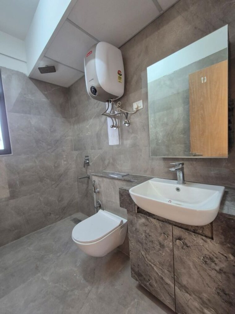 Bathroom, m3m-heights 3 Bedroom 1828 Sq.Ft. Apartment In Sector 65 Gurgaon 10404506