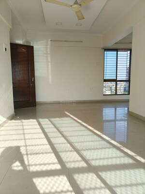 Room in 2 BHK Apartment at Oriental Heights, Seawoods – for Rent