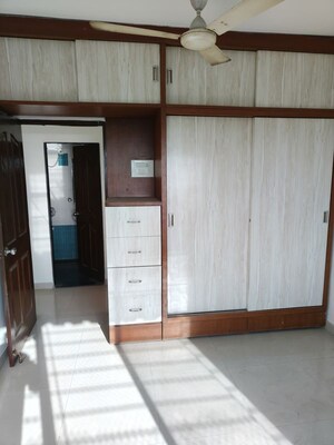 Room in 2 BHK Apartment at Oriental Heights, Seawoods – for Rent