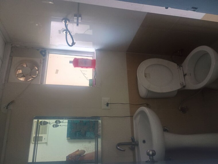 Bathroom, windsor-paradise-2 2 Bedroom 995 Sq.Ft. Apartment In Raj Nagar Extension Ghaziabad 10404552