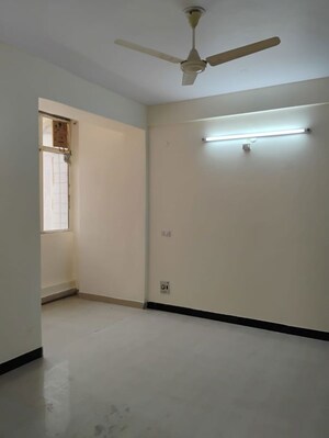 Room in 4 BHK Apartment at Dwarka – for Rent