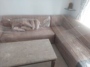 Furnished Amenities in 2 BHK Apartment at JP Decks, Goregaon East – for Rent