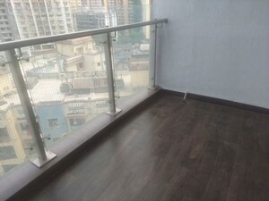 Room in 2 BHK Apartment at JP Decks, Goregaon East – for Rent