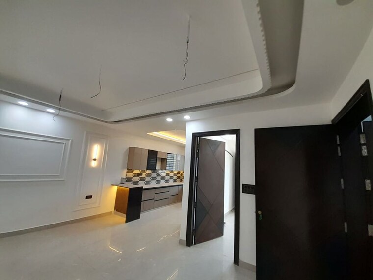 Room, bptp-district 3 Bedroom 180 Sq.Ft. Builder Floor In Sector 81 Faridabad 10404796