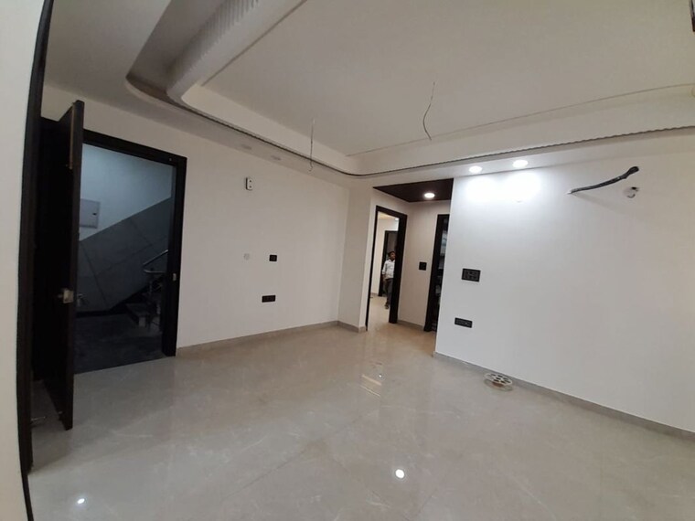 Room, bptp-district 3 Bedroom 180 Sq.Ft. Builder Floor In Sector 81 Faridabad 10404796