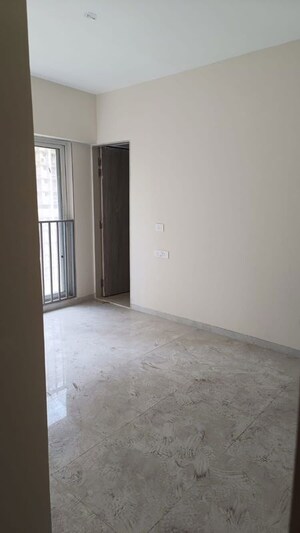 Room in 3 BHK Apartment at Swastik Platinum Apartment, Vikhroli East – for Rent