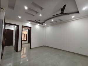Room in 3 BHK Builder Floor at RPS Palm Drive, Sector 88 – for Sale