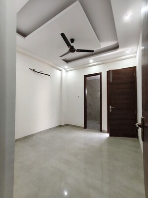 Room in 3 BHK Builder Floor at RPS Palm Drive, Sector 88 – for Sale