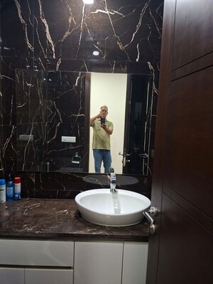 Bathroom in 4 BHK Apartment at Green Park Extension – for Rent