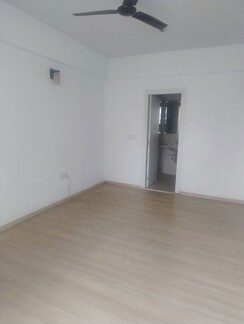 3 BHK Apartment For Rent in DLF Regal Gardens