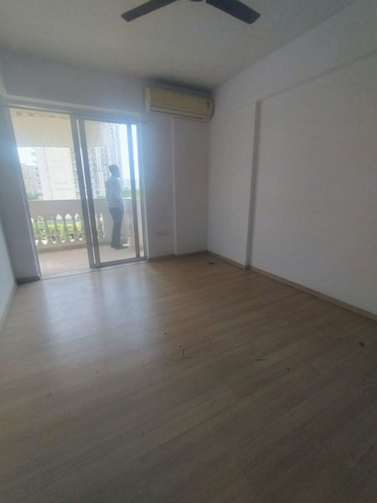 Room, dlf-regal-gardens 3 Bedroom 1790 Sq.Ft. Apartment In Sector 90 Gurgaon 10404827