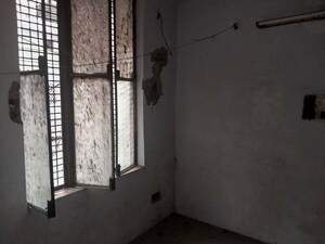 Room in  Independent House at Madhopuri – for Sale