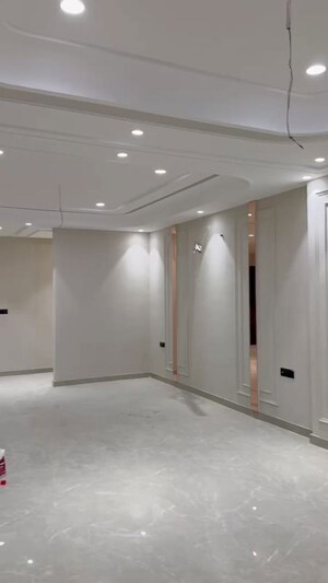 Building Lobby in 3 BHK Builder Floor at Sector 89 – for Sale