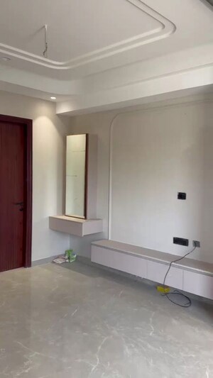 Room in 3 BHK Builder Floor at Sector 89 – for Sale